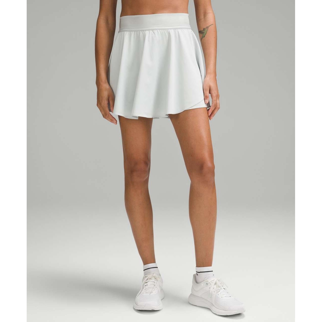 $88 Lululemon Court Rival High Rise Skirt Size 6
